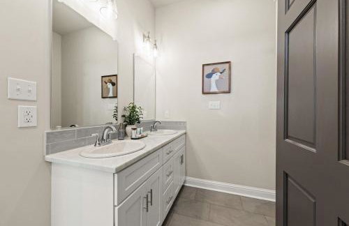 NEW Willow House KING Garage Sports Complex - Foto 17