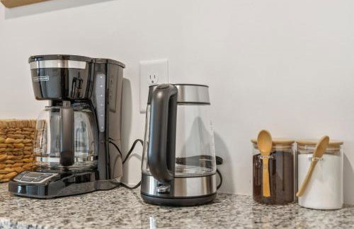 Reynoldstown Lux 2BR, Rooftop Deck, Near Beltline & Downtown, Free Parking - Foto 18