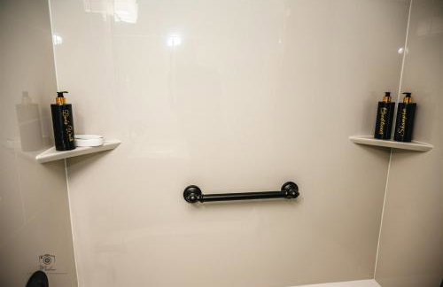 KLIZZ Suites - Photo 47