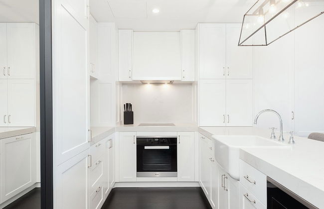 Luxury Sydney Apartment - Photo 7