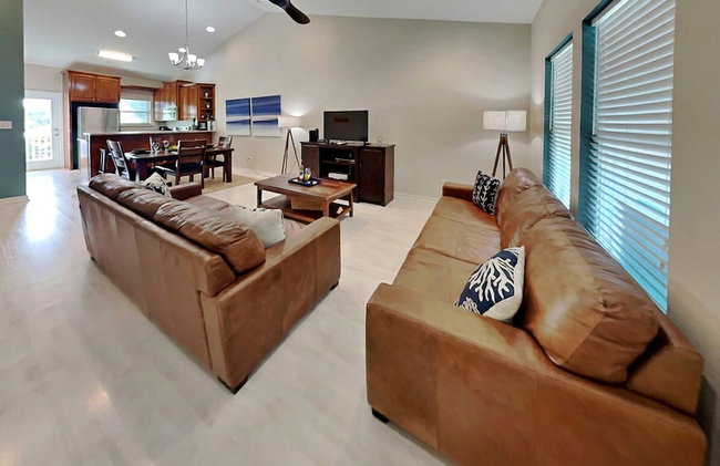Beach Bunker by Silver Sands Vacation Rentals - Foto 1