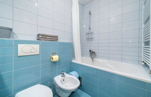 Cityscape Comfort Apartment With Garage - Happy Rentals - Photo 52