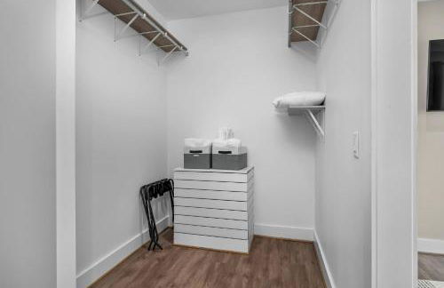 Views! Dock, Water, Game Room, Kids Room! - Foto 15