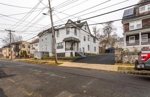 Comfort Meets Style 3BR Plus Parking - Foto 49