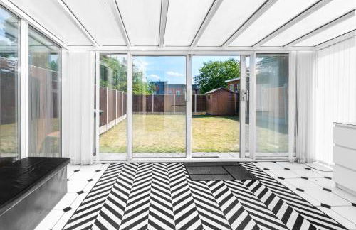 Modern 4 bedroom home ideal for Contractors, Groups and families ,FREE parking for multiple vehicle's - Foto 33