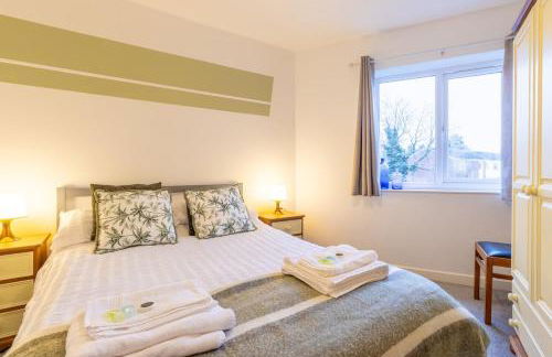 NEW! 2BR House in Leamington Spa by Clarendon Stays , Ideal for Professionals, Free Parking, WiFi, Smart TV! - Foto 17