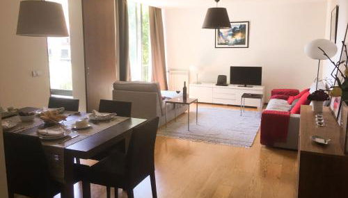 The River's Whisper Apartment - Foto 5