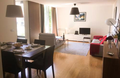 The River's Whisper Apartment - Foto 5