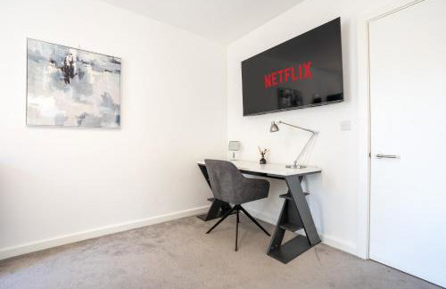 Central Wembley Stadium Luxe Stay with Pool Table - Foto 33