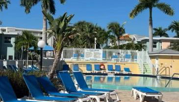 Beach Condo - Photo 3