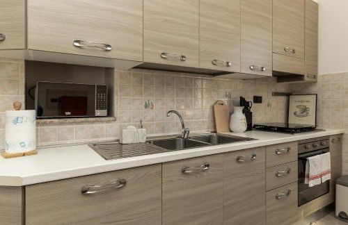 Kejani attic apt Scenic Views, Lux bath, Fast Wi-fi - Foto 22