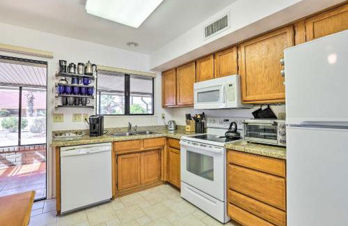 Less Than 1 Mi to Golf Home with Screened Porch in Sun City - Foto 6