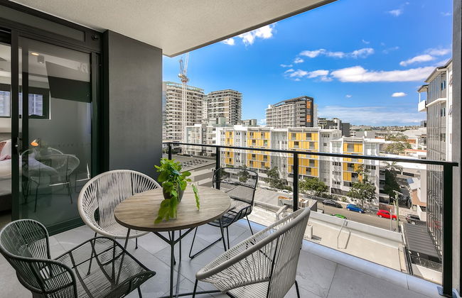 Nero Newstead - Photo 1