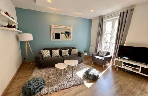 Newly renovated spacious apartment in Montorgeuil area - Photo 1