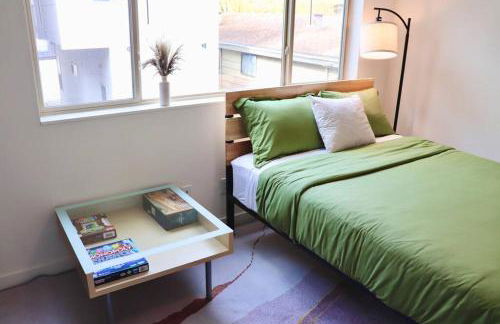 Entire Stunning Townhouse 3br/2.5ba w Parking - Foto 22