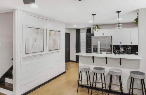 EV, Family Friendly, Close to Downtown - Foto 9