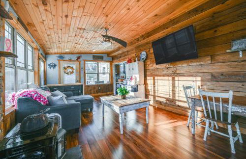 Large Family Home 5 Mi to Dtwn Hagerstown! - Photo 2