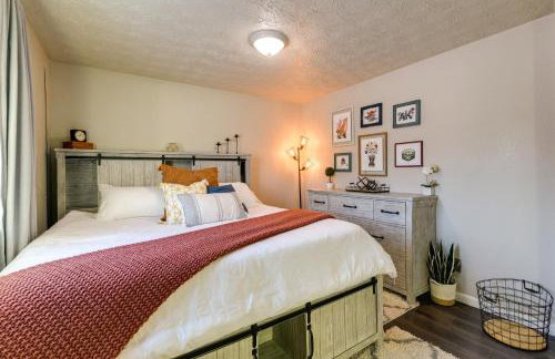 Updated Townhome Near Airport and Shopping! - Foto 13