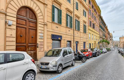 Lavinia's Apartment at Colosseo - Photo 35