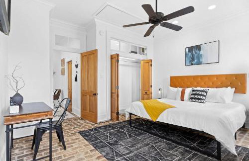 Chic 2BR retreat near French Quarter - Photo 16