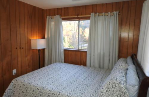 Miners Choice 3 Bedroom on Main St Bonus Rooms Sleeps up to 9 TV WIFI Piano - Foto 14