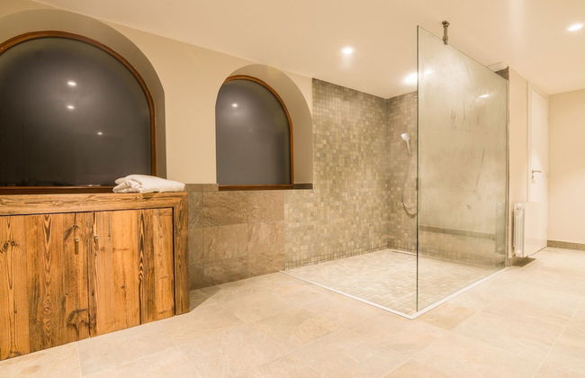 Chalet in Megeve With Mont-blanc Views - Photo 16