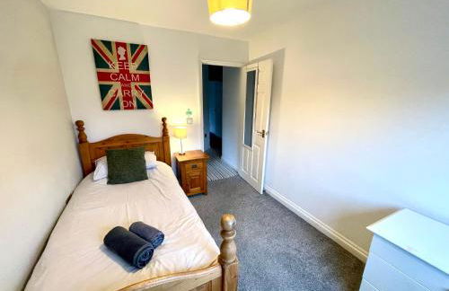 Large 5 bed detached house near Stansted Airport with Parking for 2 vehicles! Stansted Stays - Foto 21