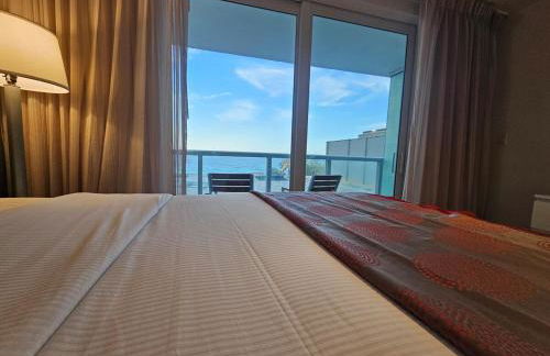 Ocean front paradise studio with ocean view and beach exit - Foto 1