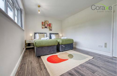 3 Bedroom Blissful Living for Contractors and Families by Coraxe Short Stays - Photo 15