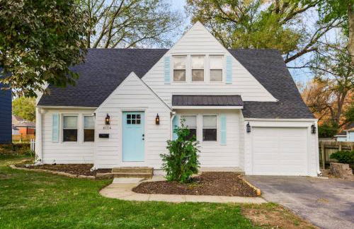 3BR 3BA Fairway Home • Dog-Friendly • Fenced Yard - Photo 1