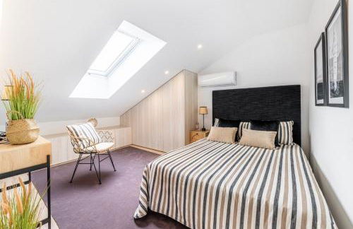 Riverside duplex by the sea with pool and balcony - Foto 13