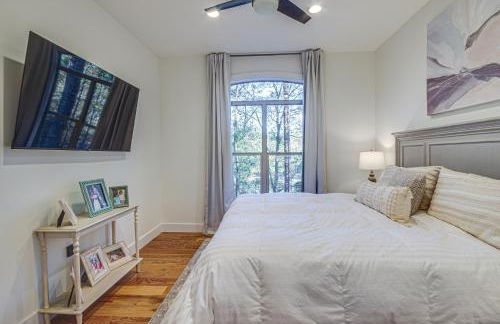 Waterfront Terry Home with 3 Decks and Hot Tub! - Foto 20