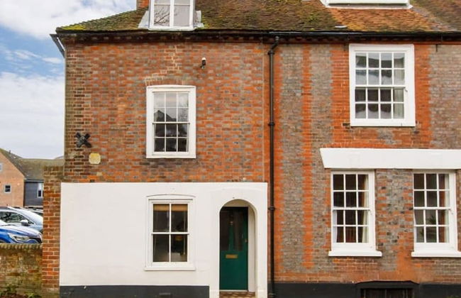 Charming 3bd Townhouse Right in the City Centre - Photo 28