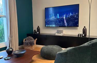 W9 Gem Stylish 2 Bed Flat - Photo 6