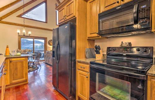 Mountain Cabin with Fire Pit, Walk to Golf and Fishing - Foto 9