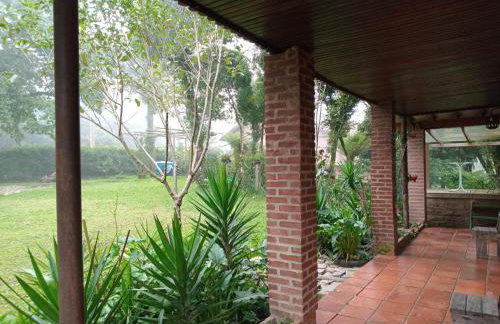 Chalé alpino em canela rs todo mobiliado com cozinha lareira split Wi-Fi 2 quartos perto do centro - Foto 42