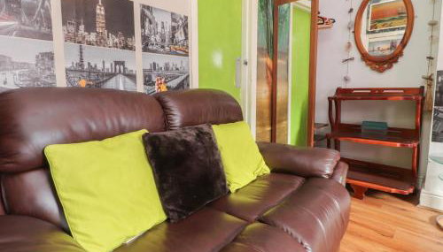 Number 6 - Foto 2