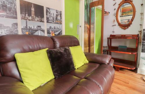 Number 6 - Foto 2