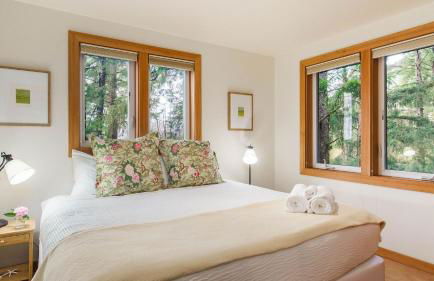 Coastal Getaway in Manzanita w Fire Pit, Guest House & Views Seagrove by Avantstay - Foto 68