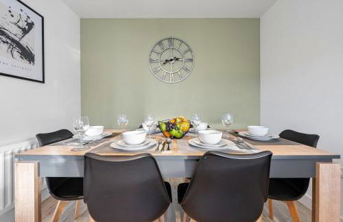 Stylish 4-Bedroom Townhouse with two large parking spaces and superfast Wi-Fi - Photo 14