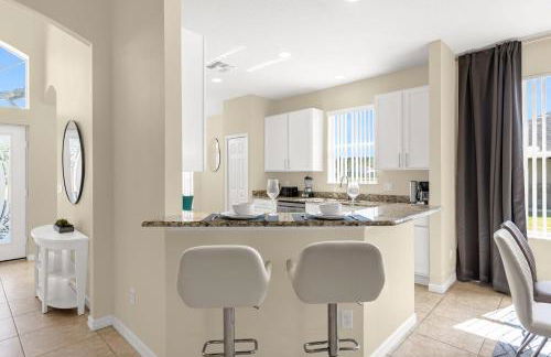 Luxury 4BR Home - Private Pool BBQ - Near Disney - Foto 13