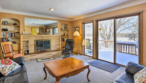 Cumberland Retreat with Lakefront Yard and Dock - Foto 5