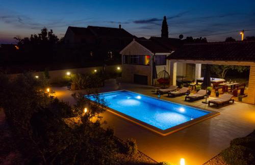 Villa Lorema-pet friendly on 5000 sqm garden,pool, jacuzzi, billiard&PS5 - Foto 27