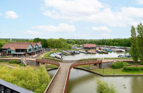 Lovely Home Near Canal, Park, & Central MK - Foto 33