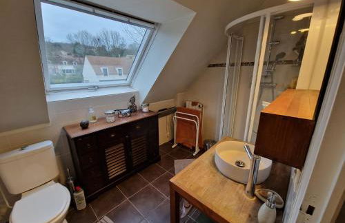 Maison lumineuse dans un cadre verdoyant - Foto 9