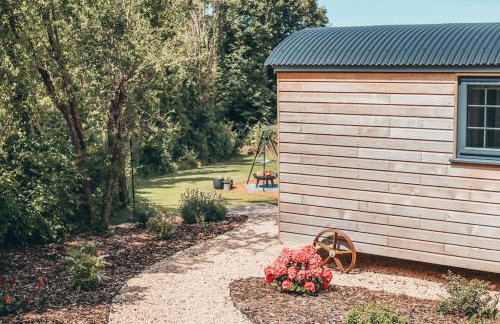Elmhut Shepherd's Hut with Hot Tub - Foto 18