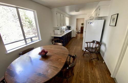 Hollinshead Haven Home with BBQ & Free Wifi - 30 days min home - Photo 19