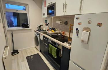 Isle of Wight Gem Cozy 2BR in Ryde - Photo 2