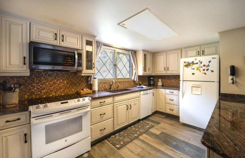 Riverfront Condo Near Downtown Estes Park! - Foto 8