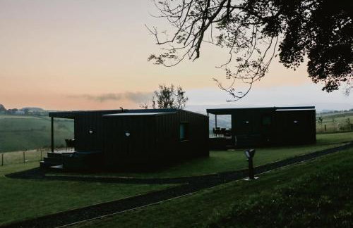 Luxury Glamping Cabin sleeping 4 People with Private Hot Tub and BBQ with views across the North Coast Ballycastle Pod 2 - Foto 11